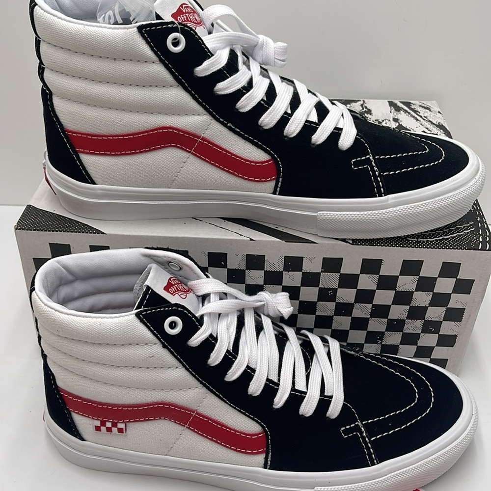 Vans WMNS Skate Sk8-Hi
Athletic Black/Red
VN0A5FCC458 Sneakers - Picture 2 of 16